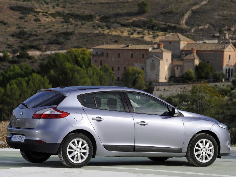  Renault Megane 2008 года  (фото 24 из 146)